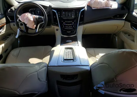 2017 Cadillac Escalade Luxury z USA, uszkodzony, nr VIN 1GYS3BKJ7HR234672